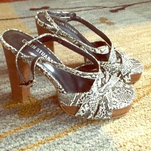 Heel worn once bought at Victoria secrets